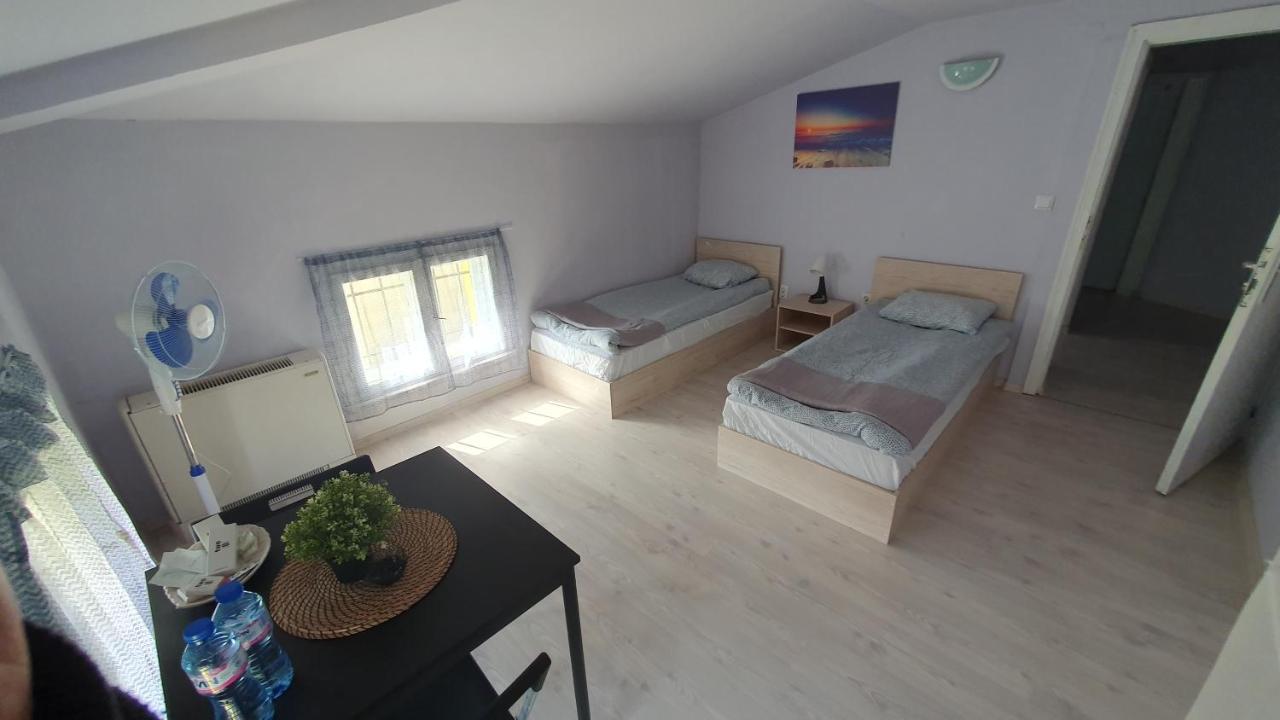 바르나 Стаи За Гости Sun House 아파트 외부 사진