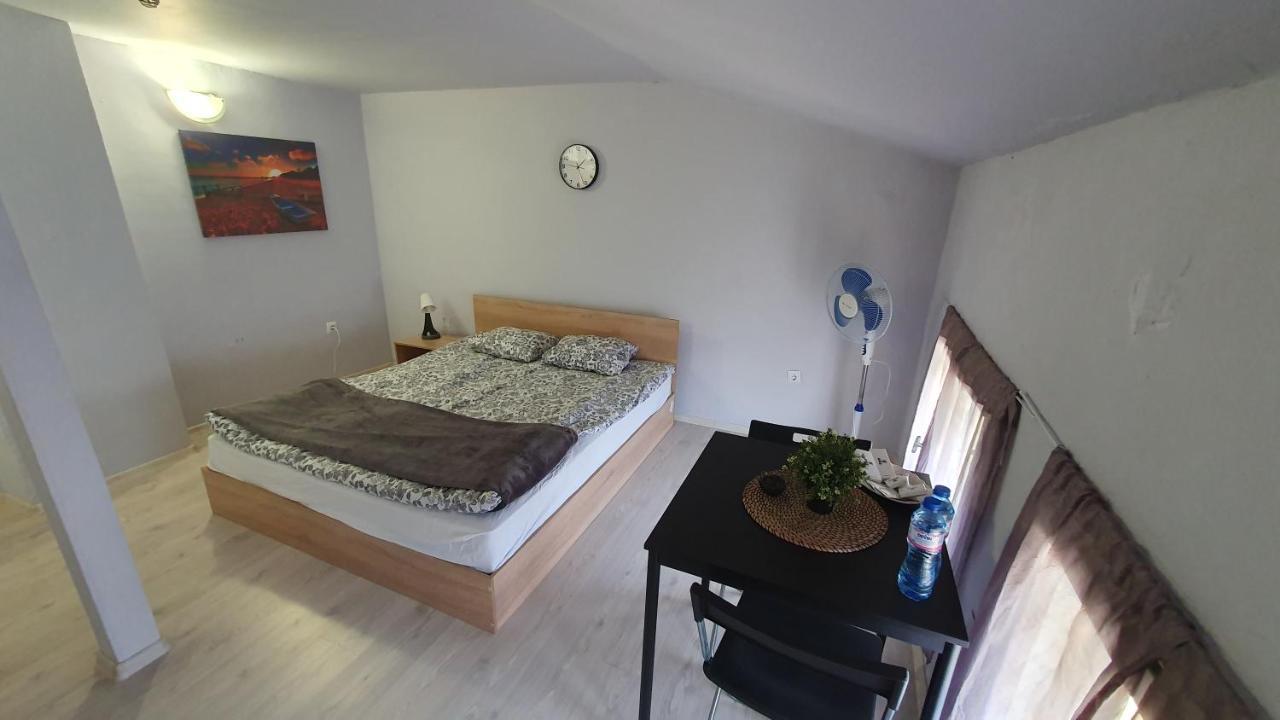 바르나 Стаи За Гости Sun House 아파트 외부 사진